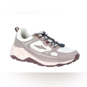 NWOT Avia Women's Sneakers in Cream and Brown